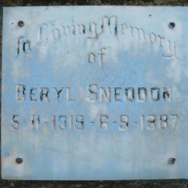 SNEDDON Beryl 1919-1987