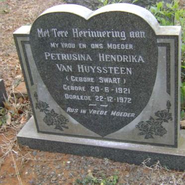 HUYSSTEEN Petrusina Hendrika, van nee SWART 1921-1972