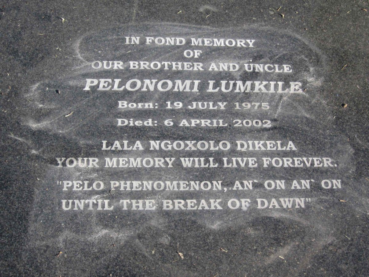 NTANGA Pelonomi Lumkile 1975-2002