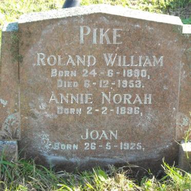 PIKE Roland William 1890-1953 &amp; Annie Norah 1896- :: PIKE Joan 1925-