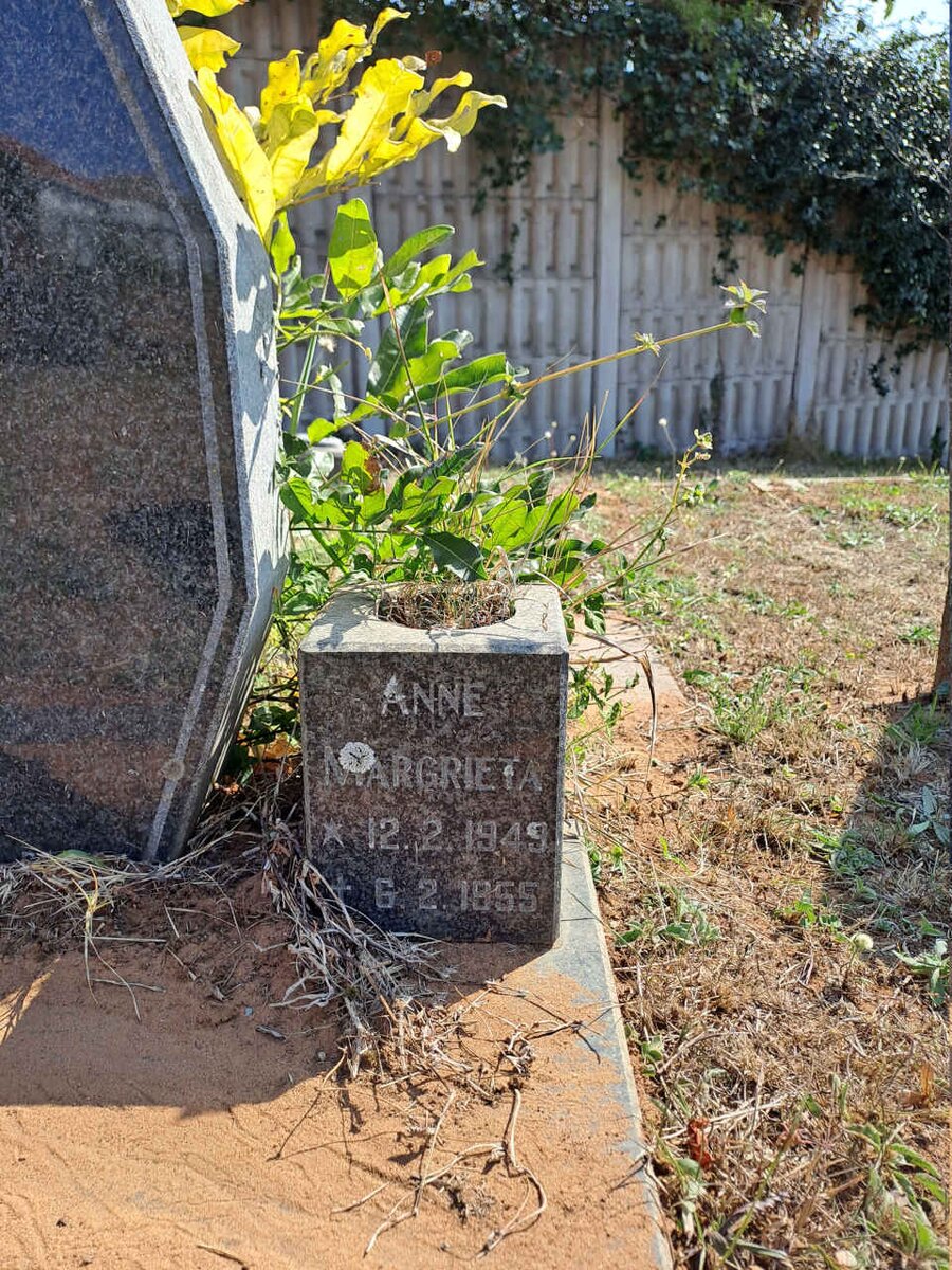 ? Lourens Johannes 1951-1995 :: ? Margrieta Anne 1949-1955 _2