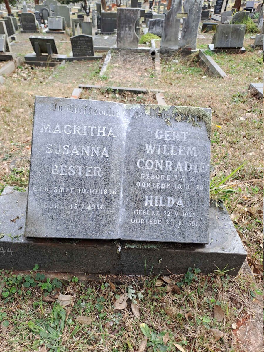 BESTER Magritha Susanna nee SMIT 1896-1980 :: CONRADIE Gert Willem 1923-1988 :: CONRADIE Hilda 1923-1991 