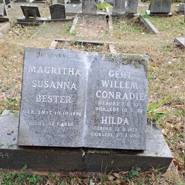 BESTER Magritha Susanna nee SMIT 1896-1980 :: CONRADIE Gert Willem 1923-1988 :: CONRADIE Hilda 1923-1991 