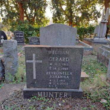 HUNTER William Gerard 1912-1988 & Petronella Johanna 1915-2002