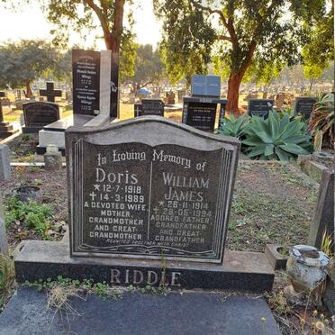 RIDDLE William James 1914-1994 & Doris 1918-1989