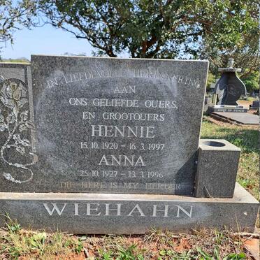 WIEHAHN Hennie 1920-1997 & Anna 1927-1996