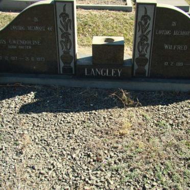 LANGLEY Wilfred Lawrence 1919-1973 &amp; Iris Gwendoline HAYTER 1917-1973