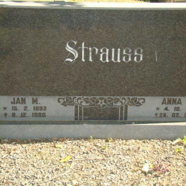 STRAUSS Jan M. 1892-1980 &amp; Anna A. 1899-1990