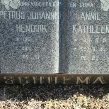 SCHOEMAN Petrus Johannes Hendrik 1913-1985 &amp; Annie Kathleen 1917-1997