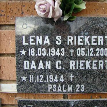 RIEKERT Daan C. 1944- &amp; Lena S. 1943-2004