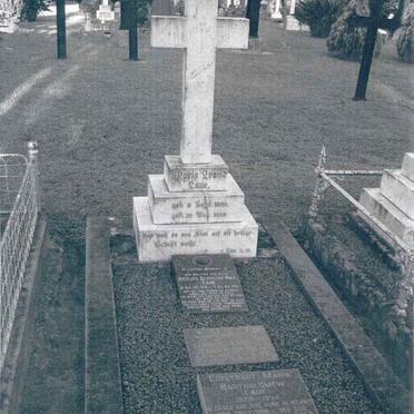 LAUE Maria Louise 1889-1958 :: LAUE Richard Bernhard Max 1919-1991 :: BARTHOLOMEW Edeltraut  Maria nee LAUE  1928-1934