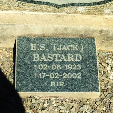 BASTARD E.S. 1923-2002