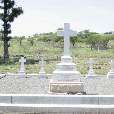 15. Monument and graves of those Officers who were killed at Wagon Hill on 6 January 1900