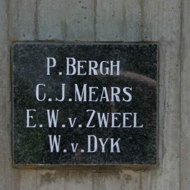 BERGH P :: MEARS C.J. ::VAN DYK  W. :: VAN ZWEEL E.W.