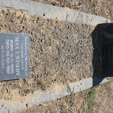 UNTIEDT Max 1900-1997 &amp; B.M.A. nee KOBUS 1904-1957