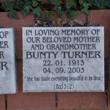 TURNER Bunty 1913-2003