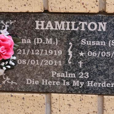 HAMILTON D.M. 1919-2011 :: HAMILTON S.M. 1944-