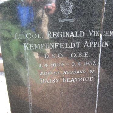 A - Surnames :: Vanne - A