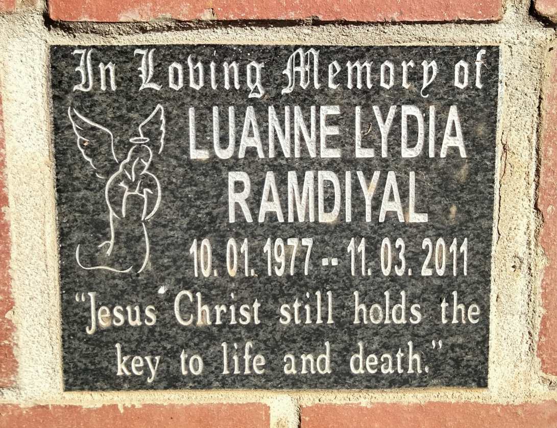 RAMDIYAL Luanne Lydia 1977-2011