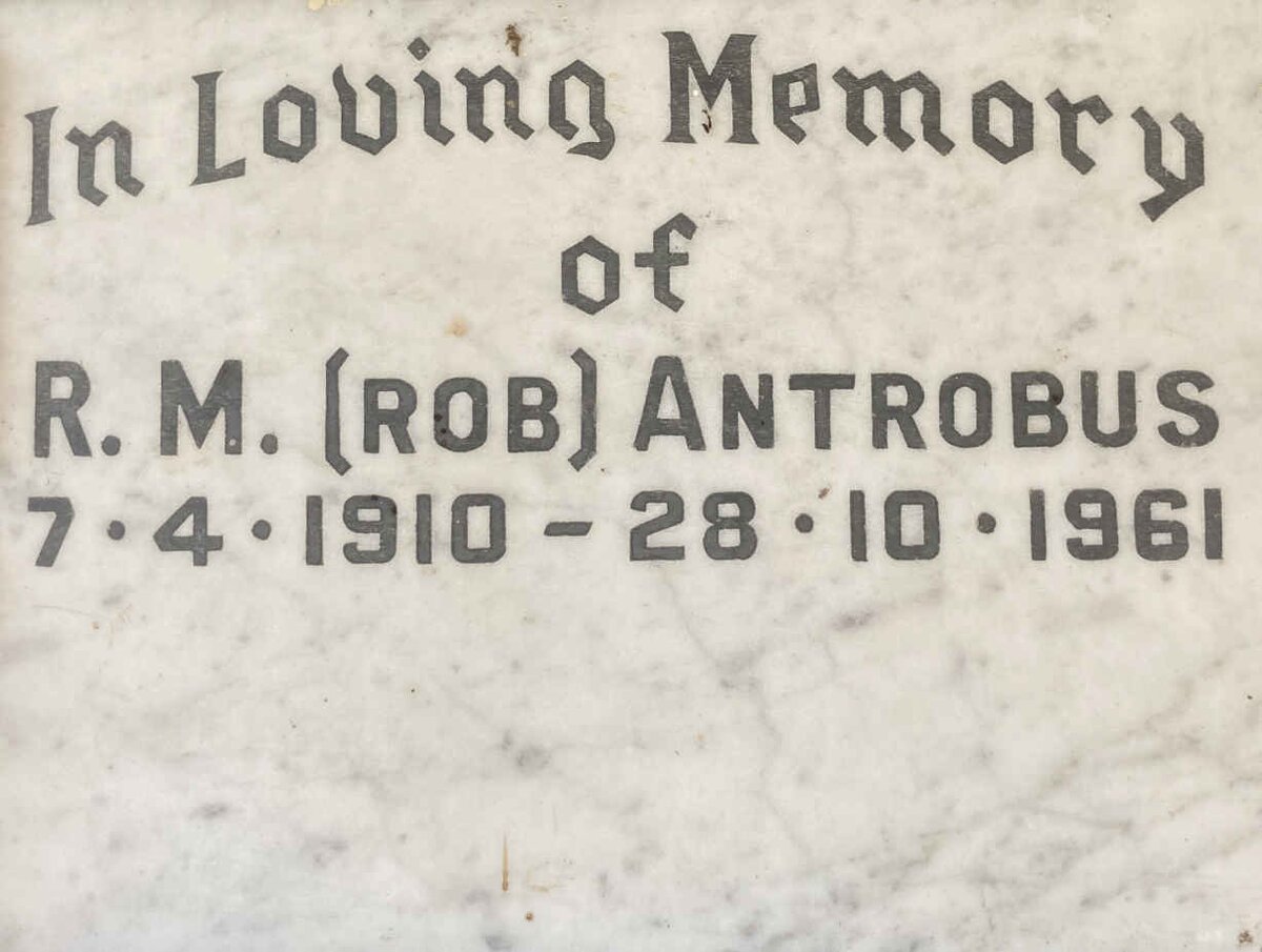 ANTROBUS R.M. 1910-1961