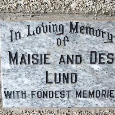 LUND Des & Maisie