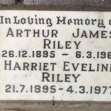 RILEY Arthur James 1895-1967 & Harriet Eveline 1895-1977
