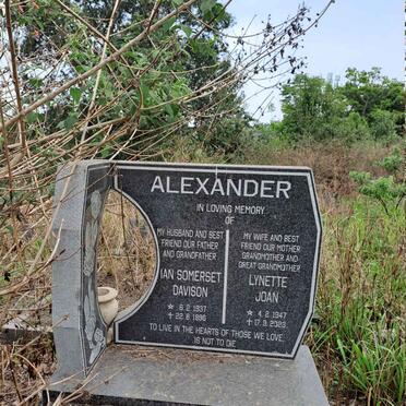 ALEXANDER Ian Somerset Davison 1937-1996 & Lynette Joan 1947-2023