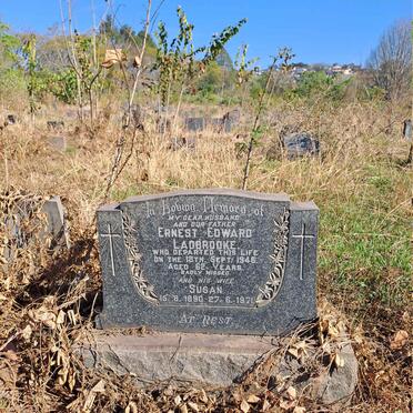 LADBROOKE Ernest Edward -1946 & Susan 1890-1971