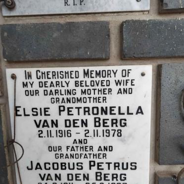 BERG Jacobus Petrus, van den 1911-1983 &amp; Elsie Petronella 1916-1978