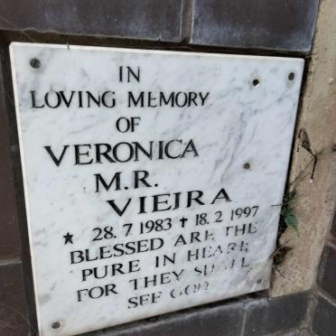 V - Vanne :: Surnames - V