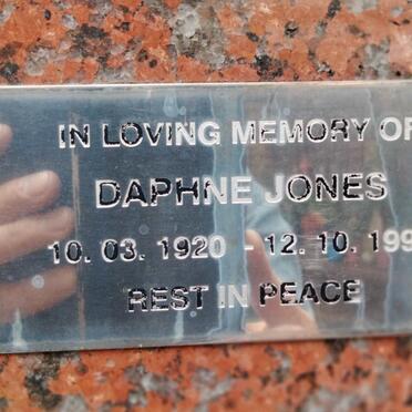 JONES Daphne 1920-1998