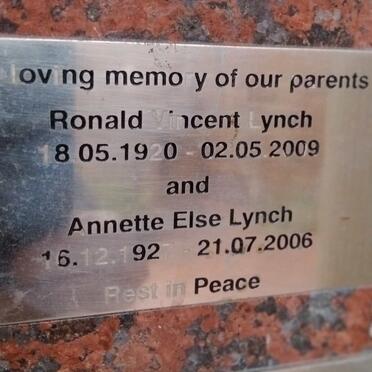 LYNCH Ronald Vincent 1920-2009 & Annette Else 1927-2006
