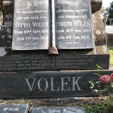 VOLEK Otto 1890-1955 &amp; Evelyn 1903-1966