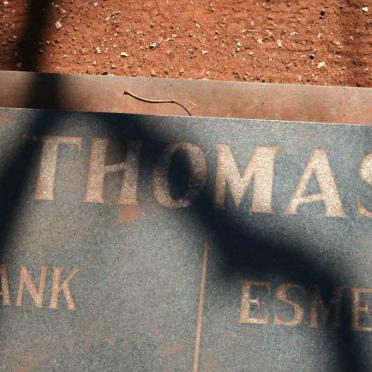 THOMAS William Frank 1917-1967 &amp; Esme Mc Jeanette 1922-1993