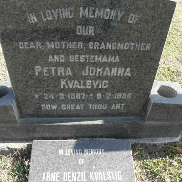 KVALSVIG Petra Johanna 1887-1986 :: KVALSVIG Arne Denzil 1925-2005