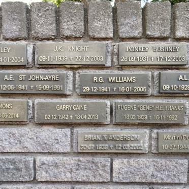 04. Plaques