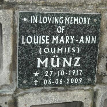 MUNZ Louise Mary-Ann 1917-2009