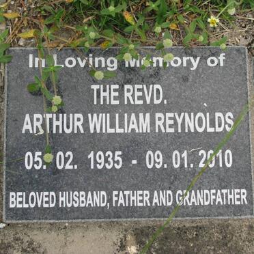 REYNOLDS Arthur William 1935-2010