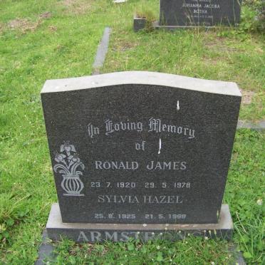 ARMSTRONG Ronald James 1920-1978 &amp; Sylvia Hazel 1925-1999