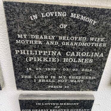 HOLMES Philippina Carolina 1939-2012