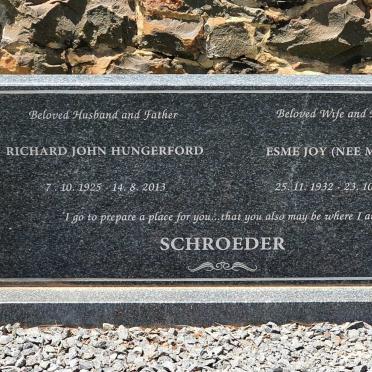 SCHROEDER Richard John Hungerford 1925-2013 &amp;  Esme Joy MENNE 1932-2010