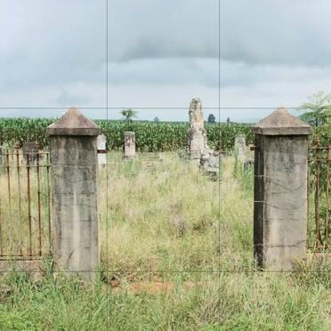Kwazulu-Natal, UMVOTI district, Greytown, Sophiadale 1360_2, farm cemetery