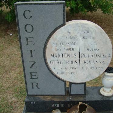 COETZER Martenus Gerhardus 1942-1996 &amp; Petronella Johanna 1949-