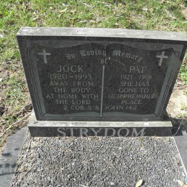 STRYDOM Jock 1920-1993 &amp; Pat 1921-1999