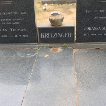 KRITZINGER Lucas Thomas 1899-1970 &amp; Johanna M.B 1904-1984