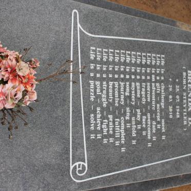 VOLKER Gilbert P.J. 1929-2000 &amp; Brenda D. STEYTLER 1948-2010