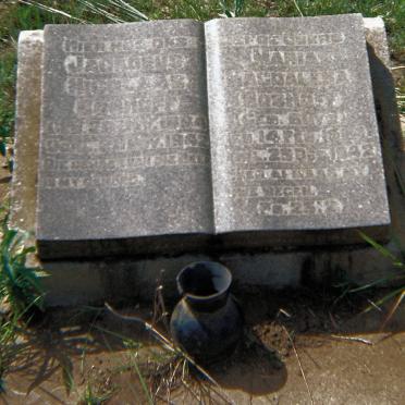 Kwazulu-Natal, WEENEN district, Uitzien 7160, farm cemetery