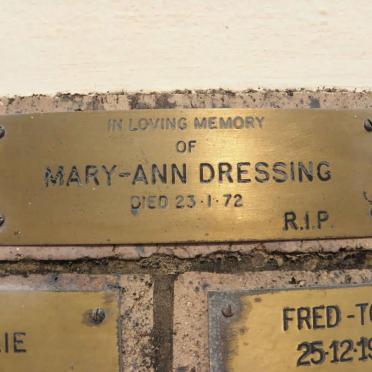 DRESSING Mary-Ann -1972