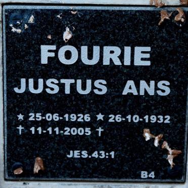 FOURIE Justus 1926-2005 &amp; Ans 1932-