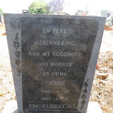 ENGELBRECHT Tienie 1930-1992